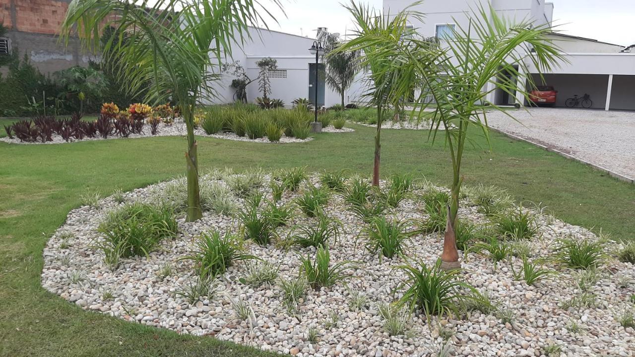 Excelente Sobrado Confortavel No Centro De Tijucas Proximo As Praias Kültér fotó